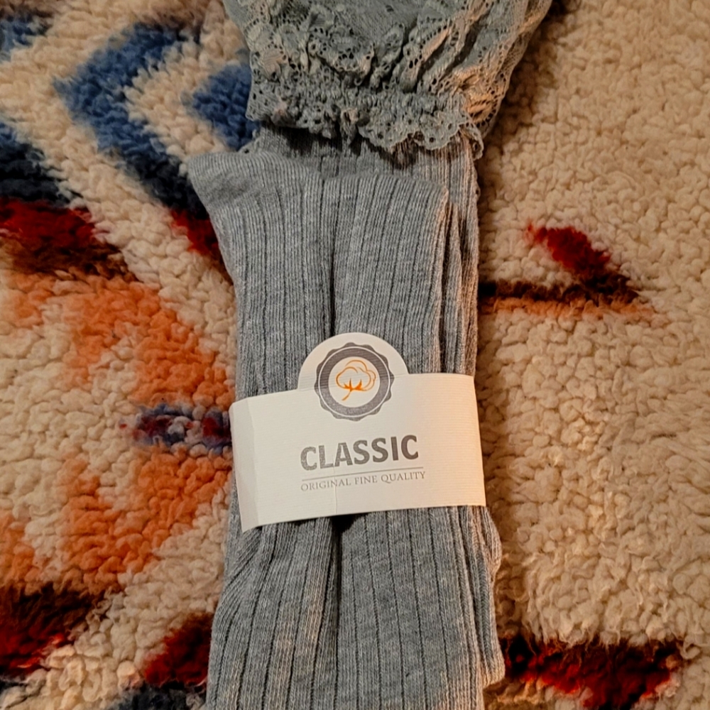 LONG SOCKS